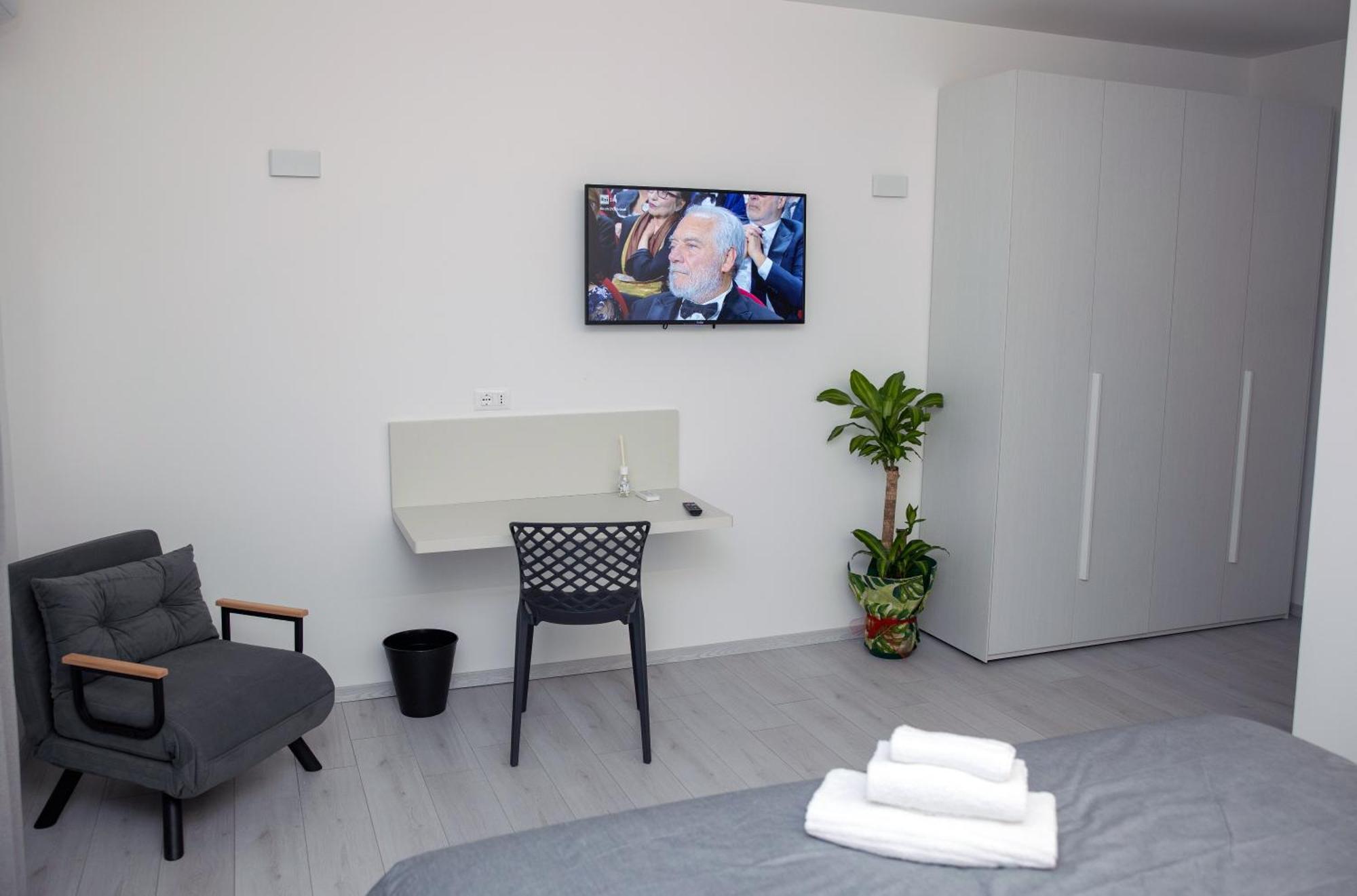 Affittacamere Mani - Camere Con Bagno Privato Гела Экстерьер фото