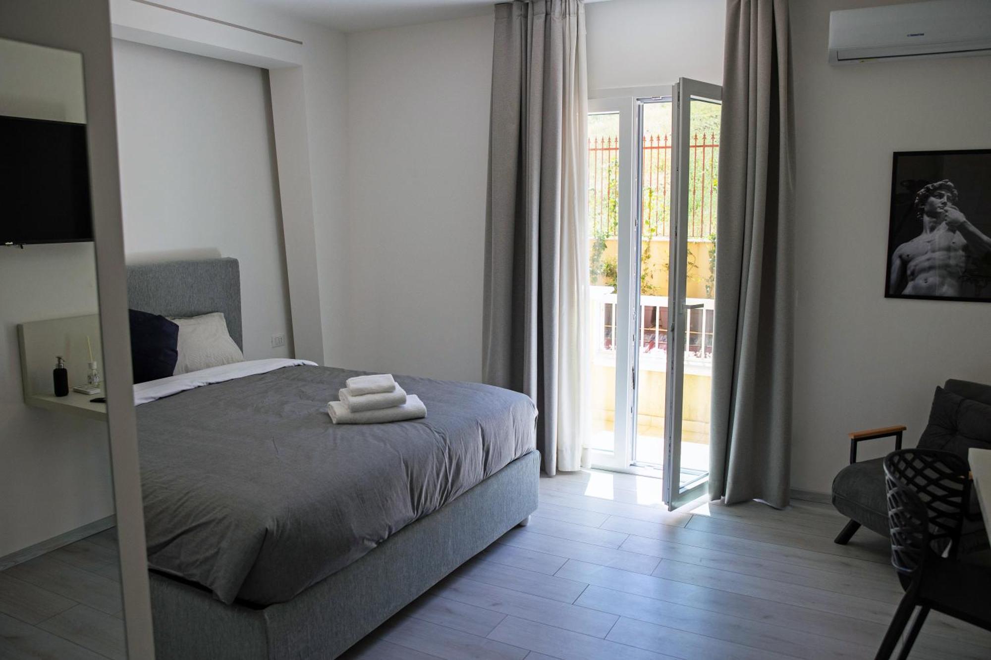 Affittacamere Mani - Camere Con Bagno Privato Гела Экстерьер фото