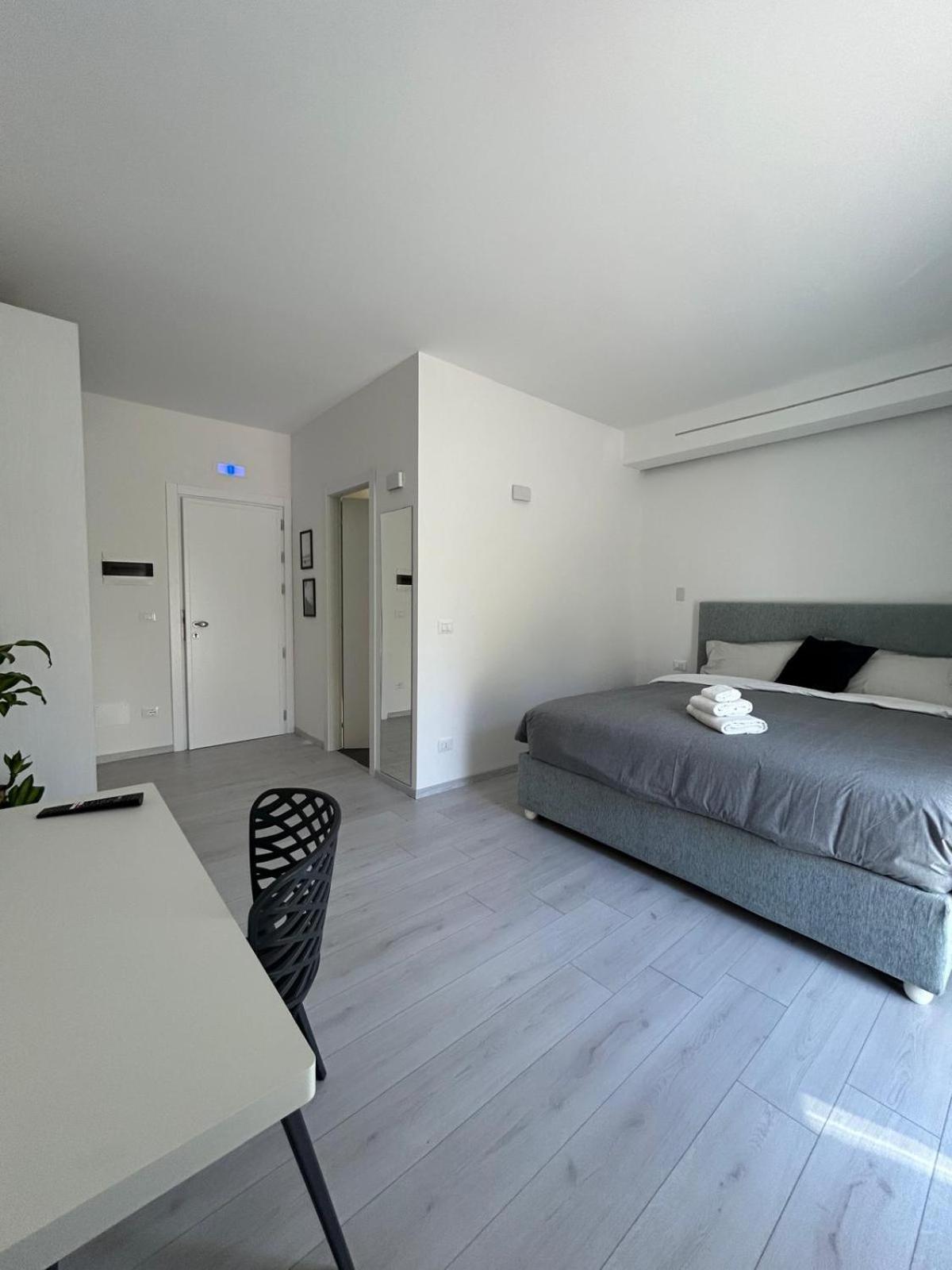 Affittacamere Mani - Camere Con Bagno Privato Гела Экстерьер фото