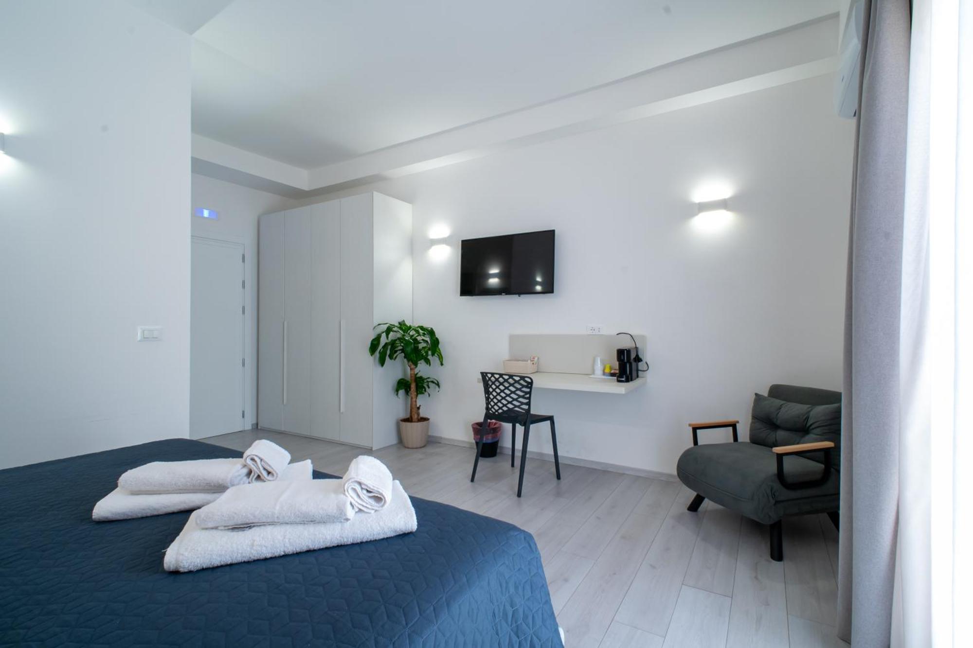 Affittacamere Mani - Camere Con Bagno Privato Гела Экстерьер фото
